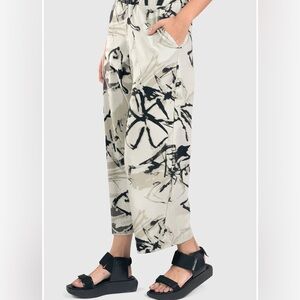 Alembika Urban Sketch Go-To Pants